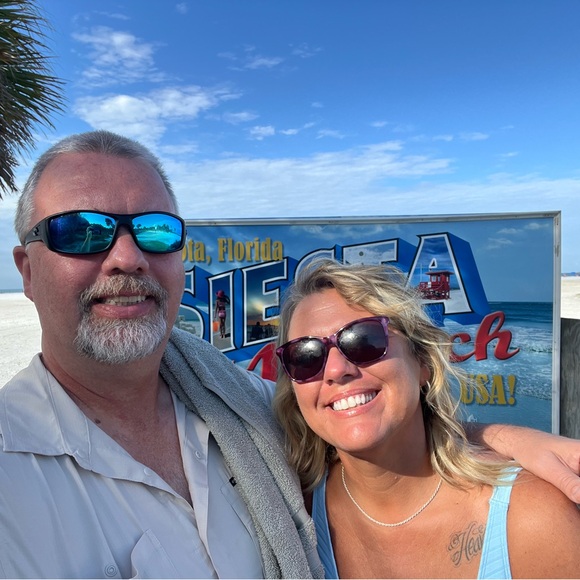 LIVE SHOW LISTING - Picture 6 of 7